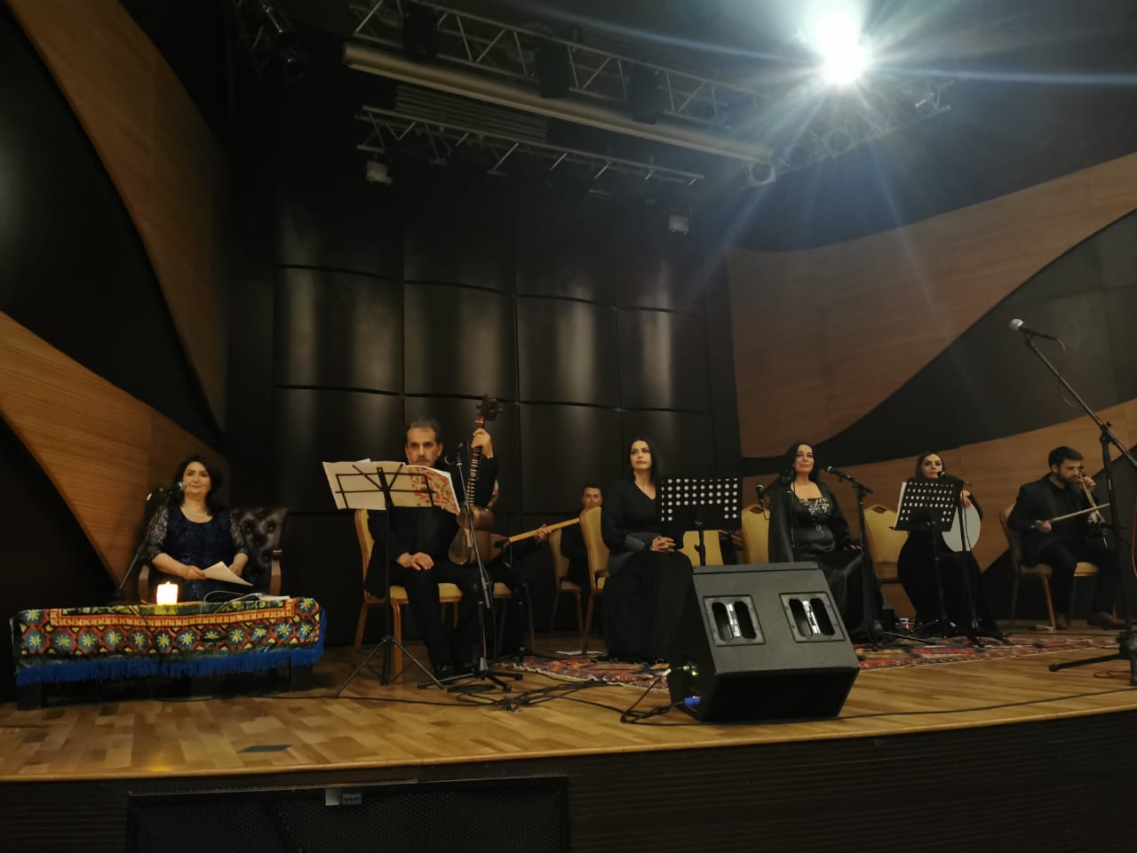 Krımdan gələn qonaq Çingiz Abdullayevlə görüşmüşdür